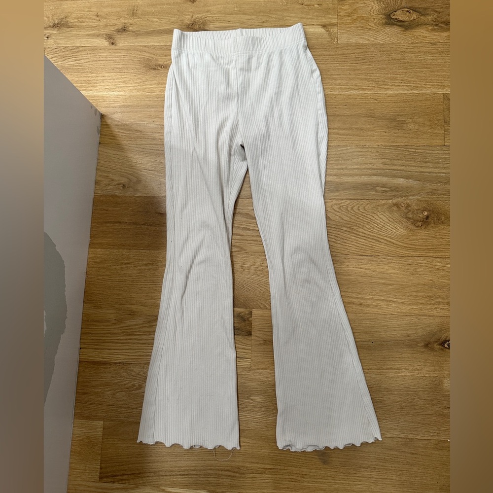 White stretchy pants